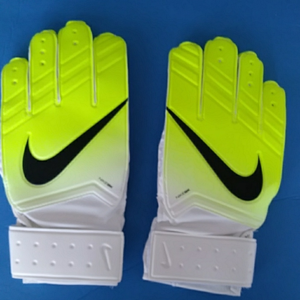 BRAND NEW NIKE GK MATCH YOUTH GLOVES